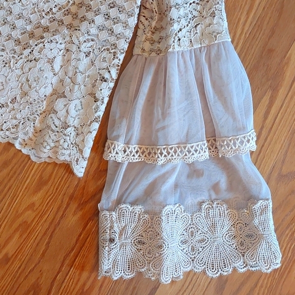 Allison Joy Lace Blouse, Champagne, Bell Sleeve, Size L - Picture 2 of 11